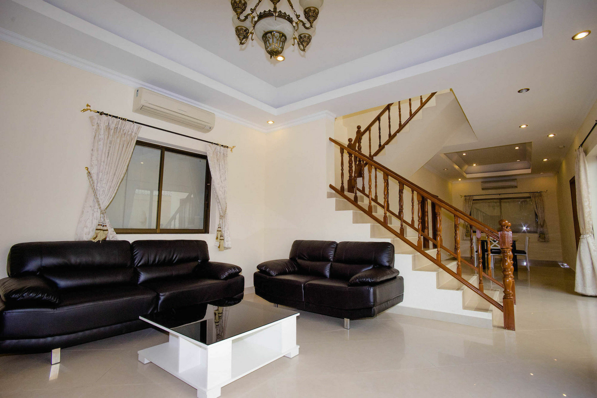 Pattaya Holiday Villas Bang Lamung Exteriör bild